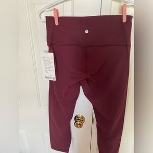 23 inch Wunder Under Crop size 10